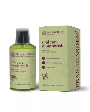   Gyógynövényes szájvíz természetes zöldmenta kivonattal, 300 ml