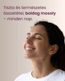 Természetes fluoridmentes szájápolási rituálé nyelvkaparóval 